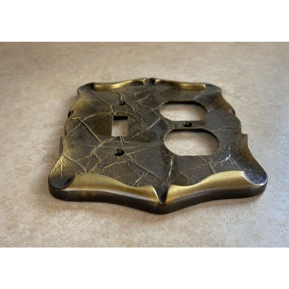 Vintage Amerock Carriage House Outlet and Single Switch Plate Cover - Picture 2 of 4